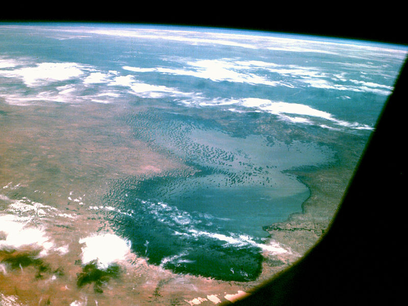 ملف:Lake Chad from Apollo 7.jpg