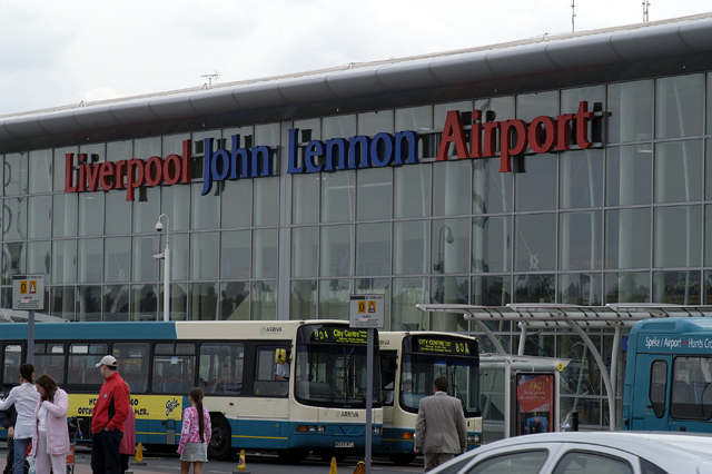 ملف:Liverpool John Lennon Airport.jpg