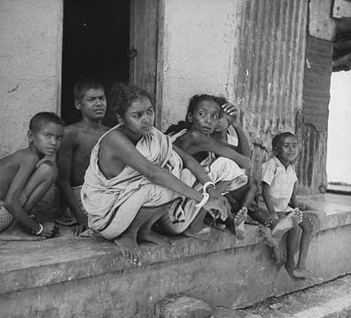 ملف:Bengal famine 1943.png