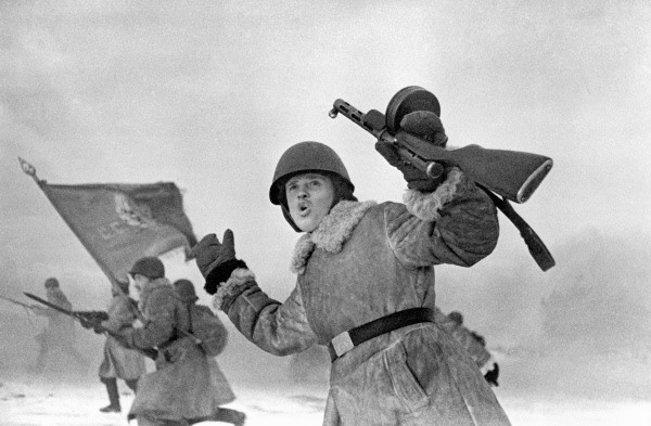 ملف:RIAN archive 93172 Defenders of Leningrad.jpg