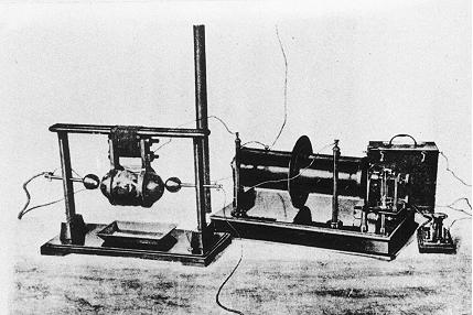 ملف:Marconi 1897 spark gap transmitter.jpg