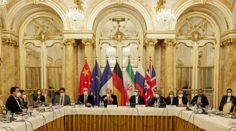ملف:Officials at the Iran nuclear talks in Vienna.png