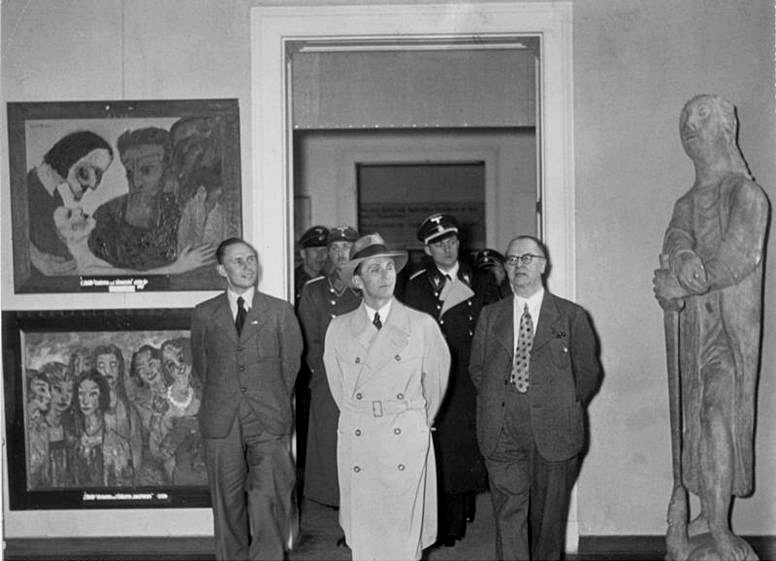 ملف:Ausstellung entartete kunst 1937.jpg
