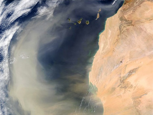 ملف:Saharan Dust off West Africa.jpg