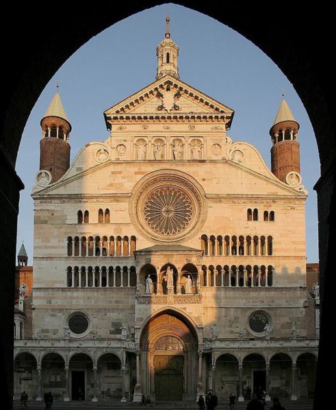 ملف:Cremona Duomo.jpg
