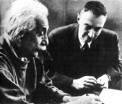 ملف:Einstein oppenheimer.jpg