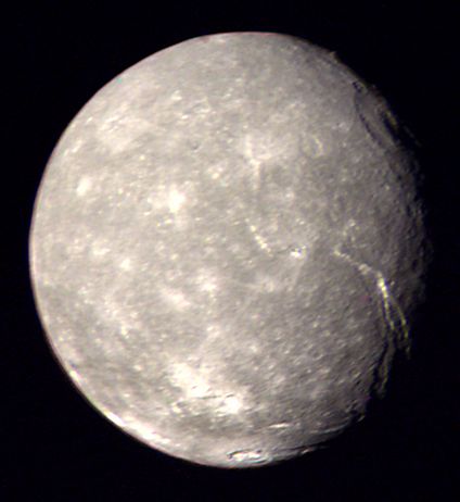 ملف:Titania (moon) color cropped.jpg
