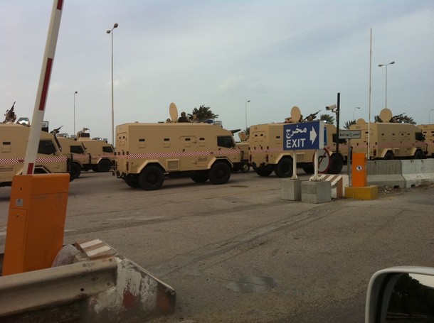 ملف:القوات العسكرية السعودية تصل للبحرين 14 مارس 2011.jpg