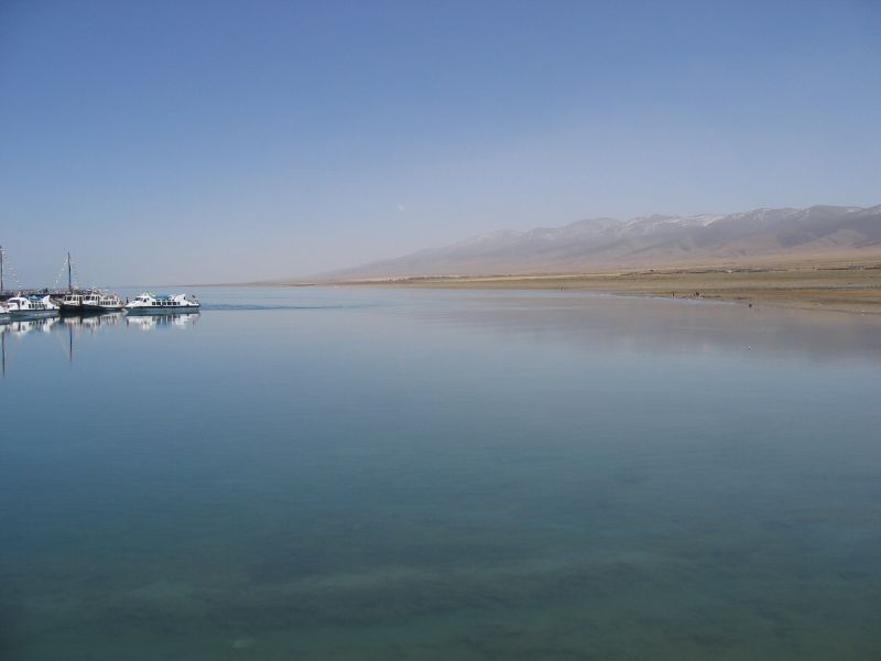 ملف:Qinghai Lake May 2006.jpg