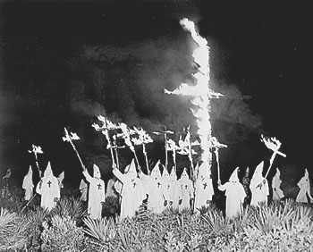 ملف:Klan-in-gainesville.jpg