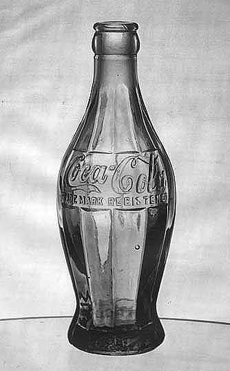 ملف:Cocacola bottle.jpg