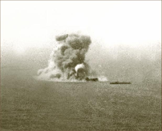ملف:Destruction battleship Petropavlosk.jpg
