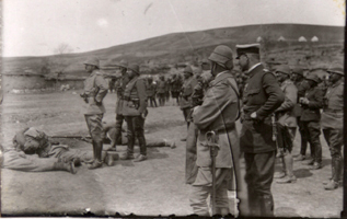 ملف:Battle of Sarikamis Enver Feldmann inspection 1914.png