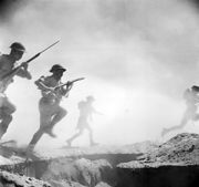 ملف:El Alamein 1942 - British infantry.jpg