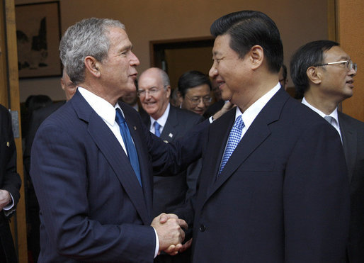 ملف:President George W. Bush with Vice President Xi Jinping.jpg