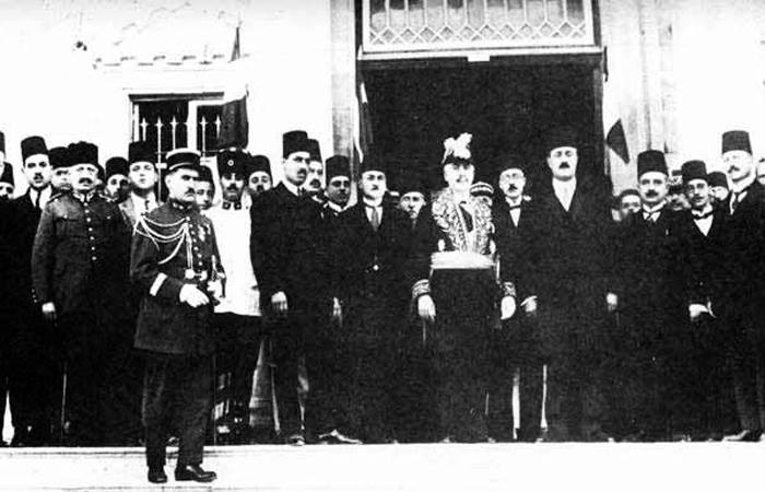 ملف:الداماد أحمد نامي وحكومته عام 1928.jpg