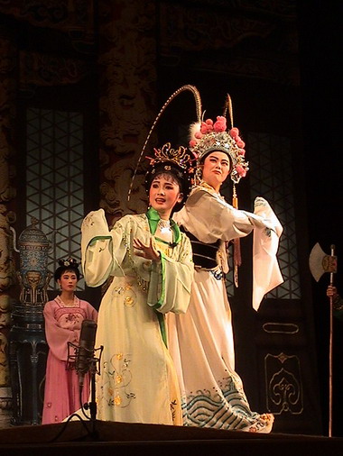 ملف:Chaozhou Opera-Menglikung.jpg