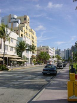ملف:Miami ocean drive.jpg