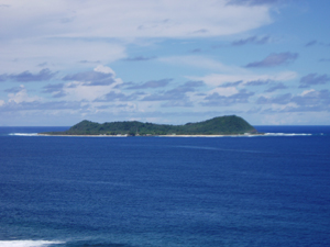 ملف:Aunu'u Island National National Landmark.jpg