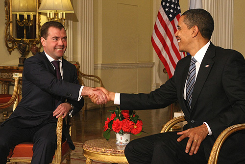 ملف:Dmitry Medvedev 1 April 2009-1.jpg