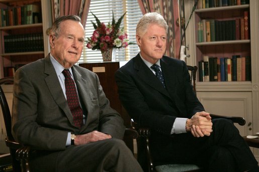 ملف:Bush and Clinton.jpg