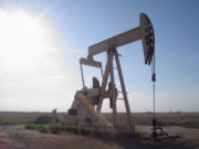 ملف:Oil well.jpg