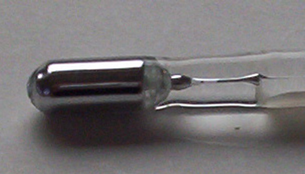 ملف:Maximum thermometer close up 2.JPG