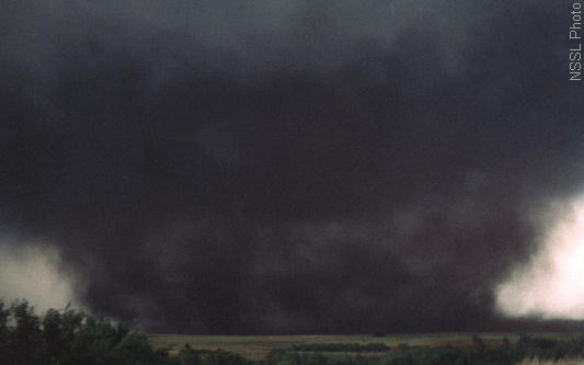 ملف:Binger Oklahoma Tornado.jpg
