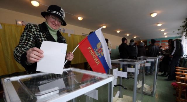 ملف:Crimea Vote March 2014.jpg
