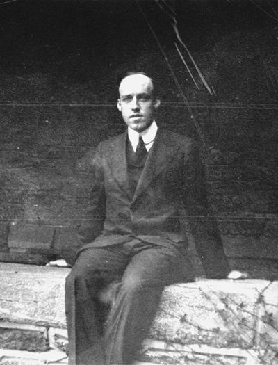 ملف:Rhys Carpenter 1915 yearbook.jpg