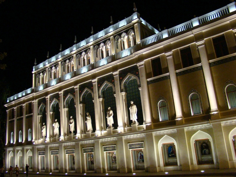 ملف:Nizami Ganjavi Museum - Baku.jpg