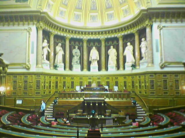 ملف:French Senate amphitheater 050917 162927.jpg