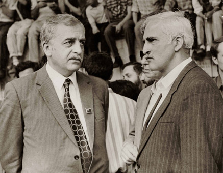 ملف:Zviad Gamsakhurdia and Merab Kostava, Tbilisi, 1988.jpg