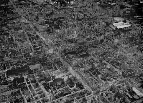 ملف:Manila Walled City Destruction May 1945.jpg