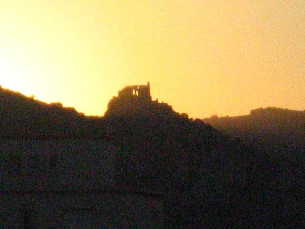 ملف:Chateau Crussol coucher de soleil.jpg