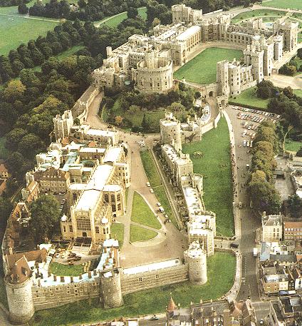 ملف:Windsor-castle-ca-2002.jpg