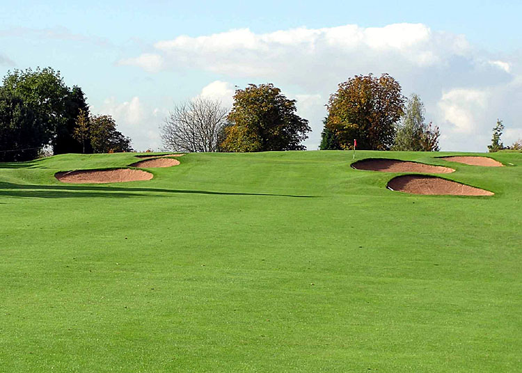 ملف:Golf bunkers Filton.jpg