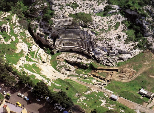 ملف:Roman Amphitheatre of Cagliari.jpg