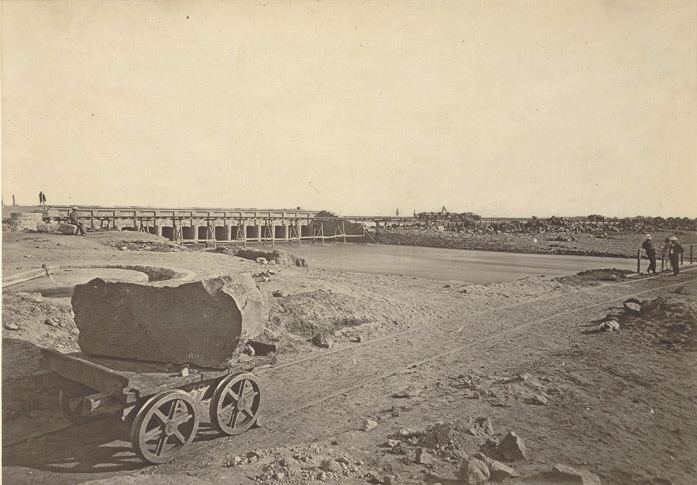 ملف:Agra canal headworks1871a.jpg