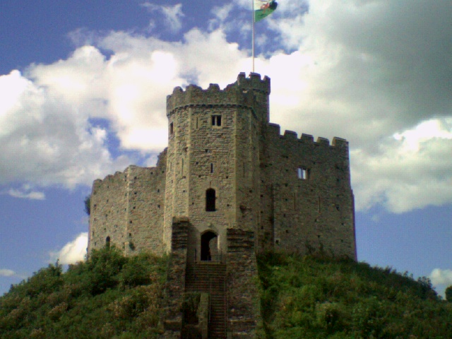 ملف:Cardiff Castle keep.jpg