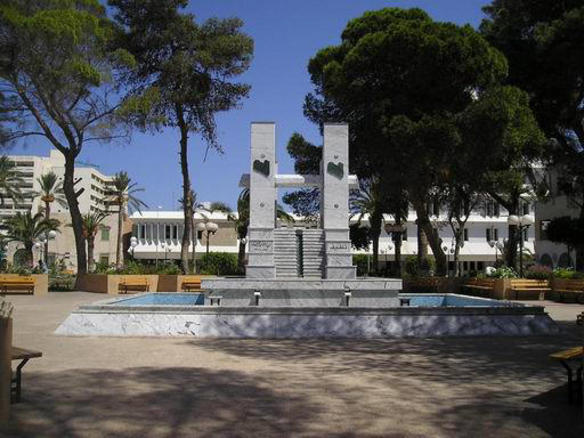 ملف:Misurata (Libia) - fontana.jpg