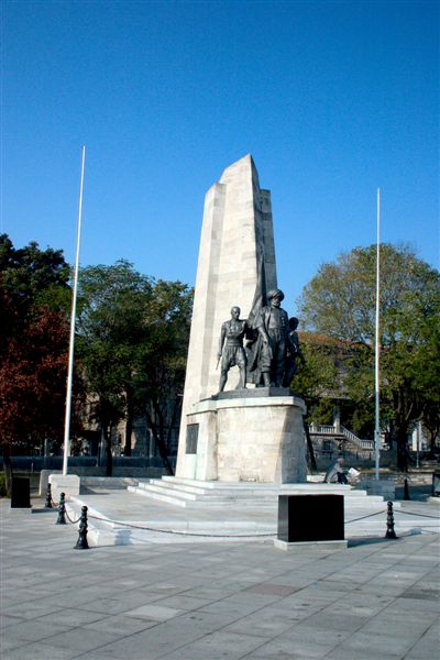 ملف:Barbaros Park Statue.jpg
