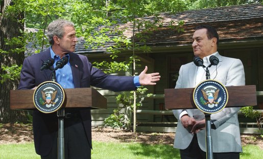 ملف:Mubarak with bush.jpg