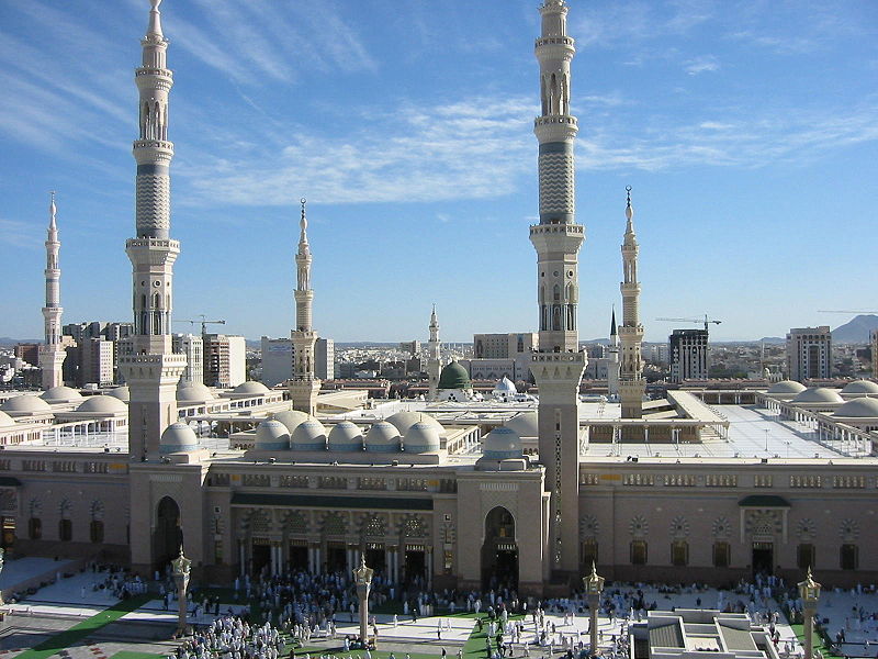 ملف:Masjid Nabawi. Medina, Saudi Arabia.jpg