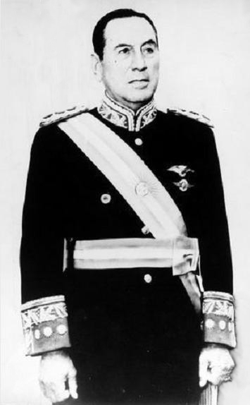 ملف:Juan Domingo Perón - Official portrait A.jpg