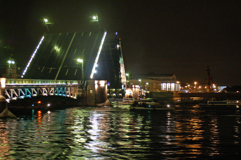ملف:Sankt Petersburg Dworzowy-Bridge 2005 b.jpg