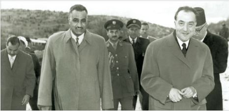 ملف:فؤاد شهاب وجمال عبد الناصر في لقاء الخيمة 1958.jpg