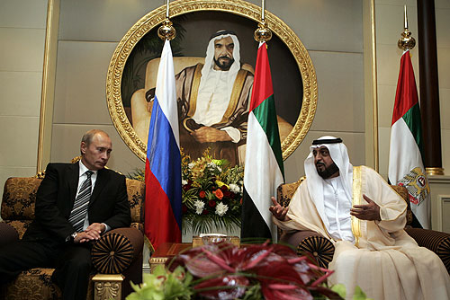 ملف:Vladimir Putin in the United Arab Emirates 10 September 2007-5.jpg