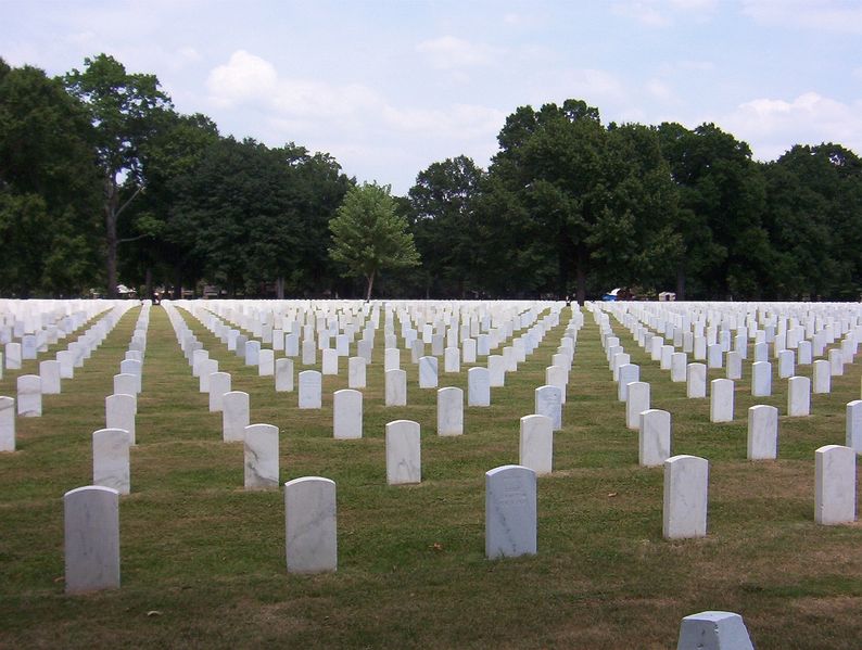 ملف:Memphis national cemetery.jpg