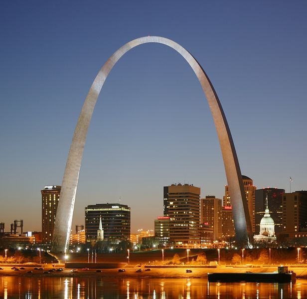 ملف:St Louis night expblend cropped.jpg